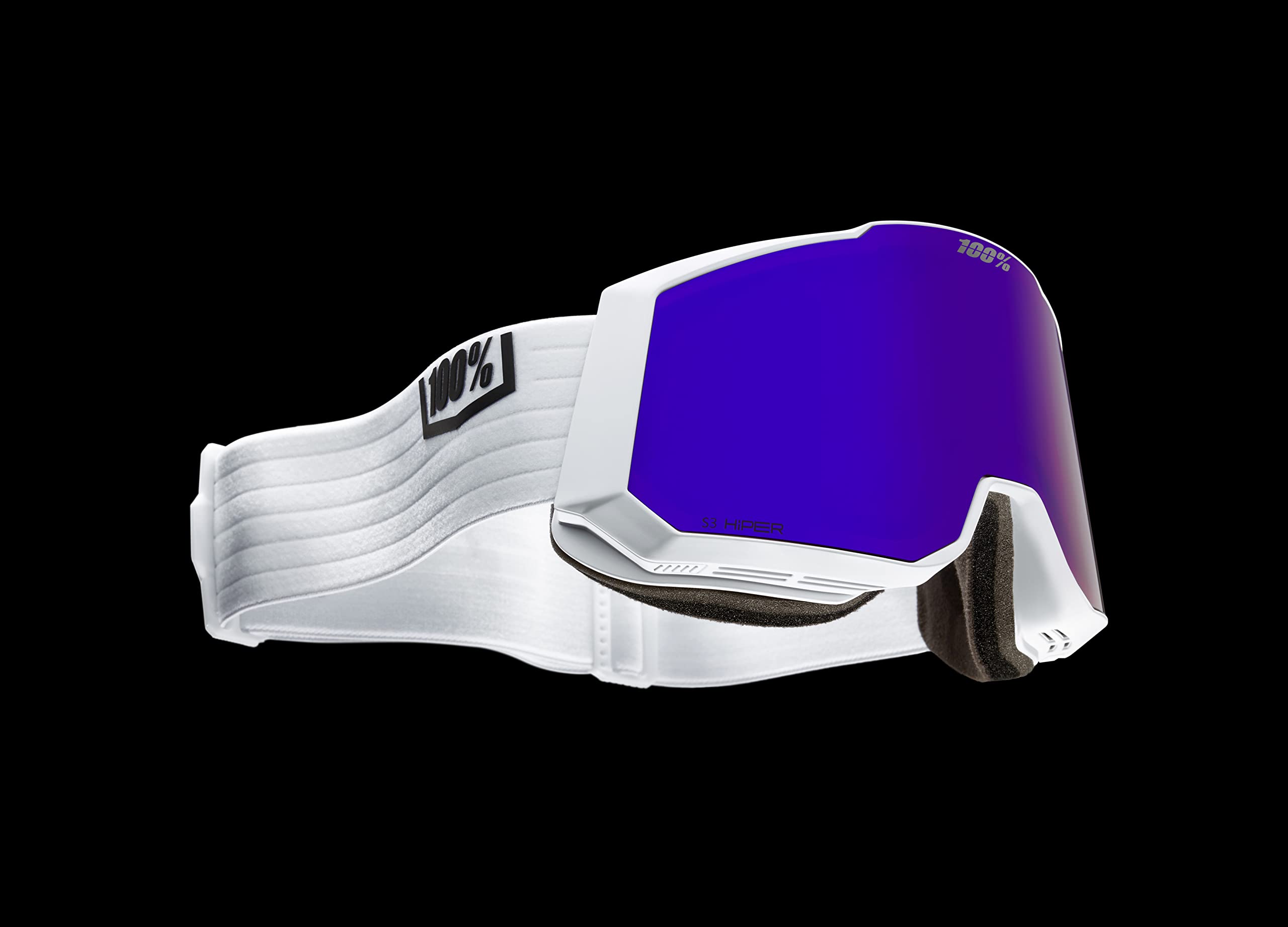 Closeup of anti-fog coating on Snowcraft XL HiPER lenses for fog resistance.